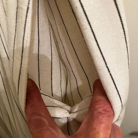 bagatelle size 4 white with black strips skirt - Picture 4 of 8